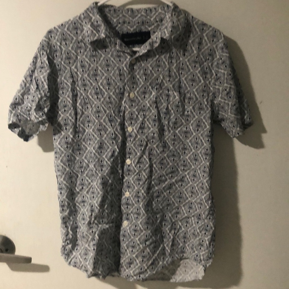 Abercrombie and Fitch Short Sleeve button up shirt men.